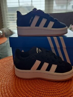 Adidas Campus 00s Kids 5C/5K Black and White